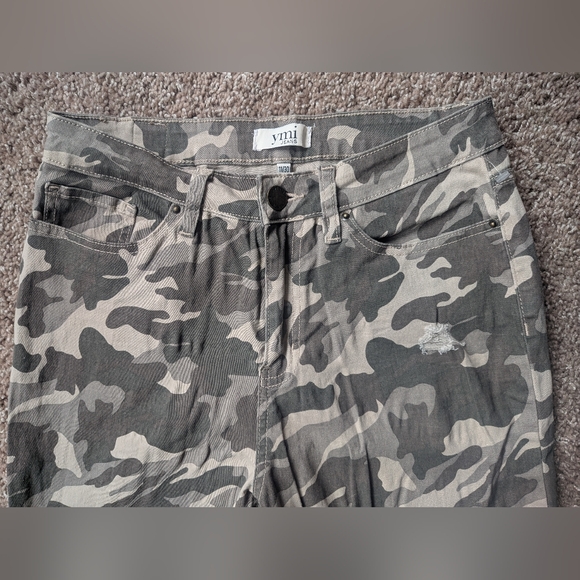 YMI Camouflage Distressed Skinny Stretch Jeans Size 11 - Picture 3 of 9
